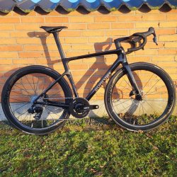 evolve CIMA Speed - Nirvana Artist Carbon Road bike - Size M/544mm